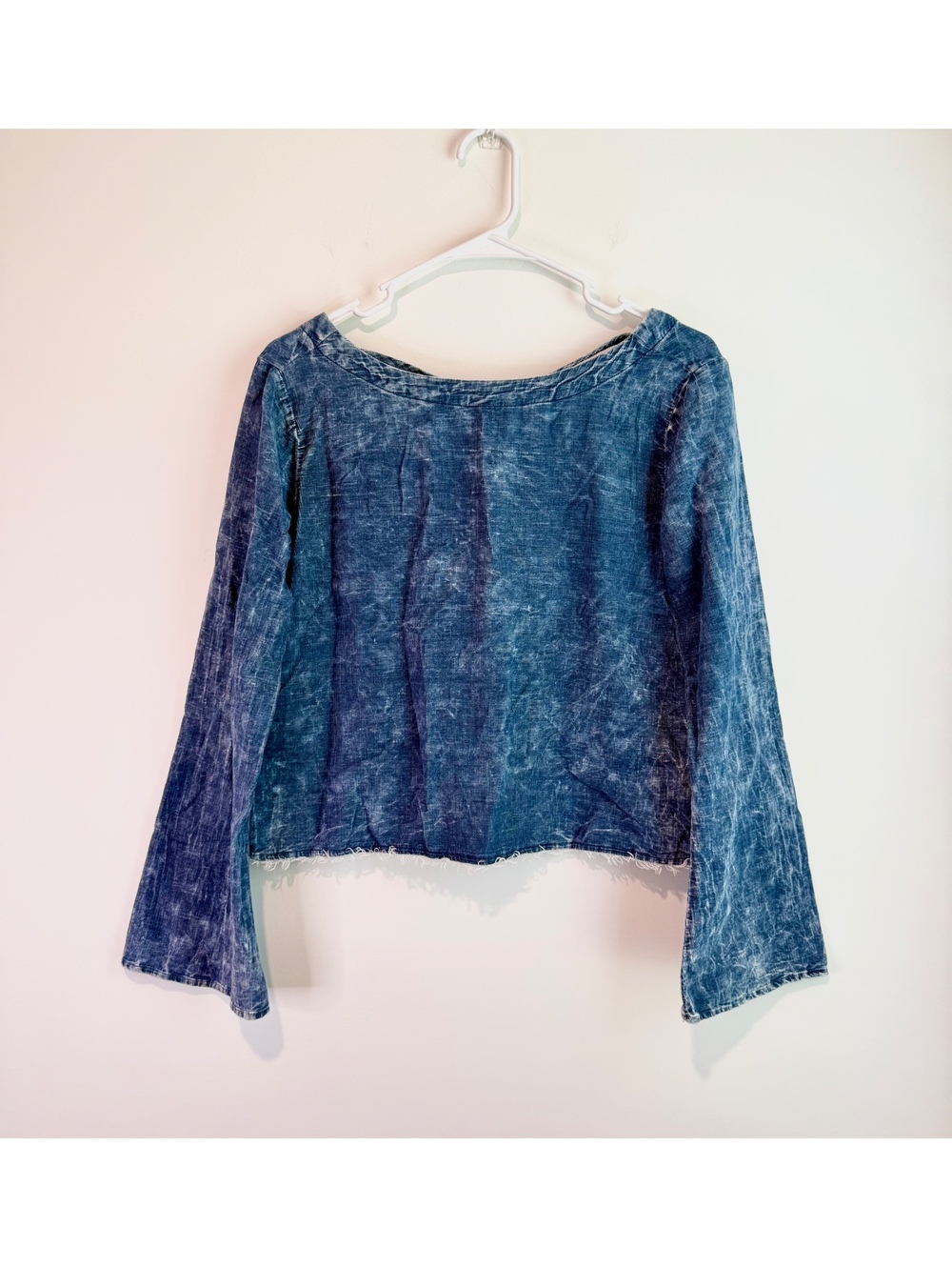 Cloth & Stone Women's Acid Wash Button-Up Back Crop Top XS